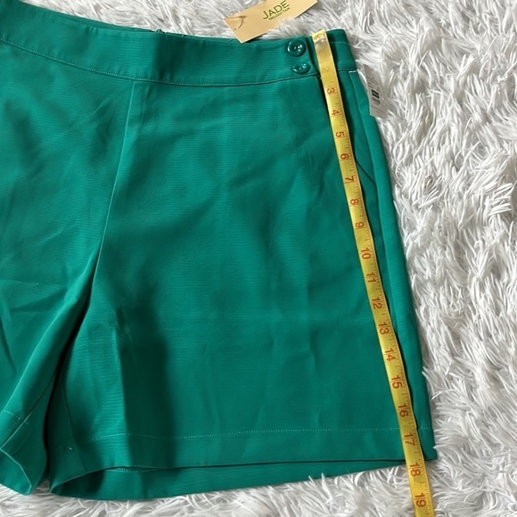 Jade Two Button HR 5' Short in Green size 12 nwt - Picture 4 of 11